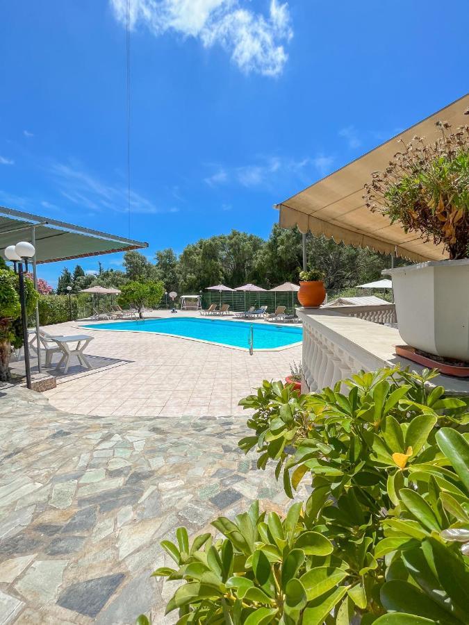 Amazona Apartments And Studios Sparta Exterior foto
