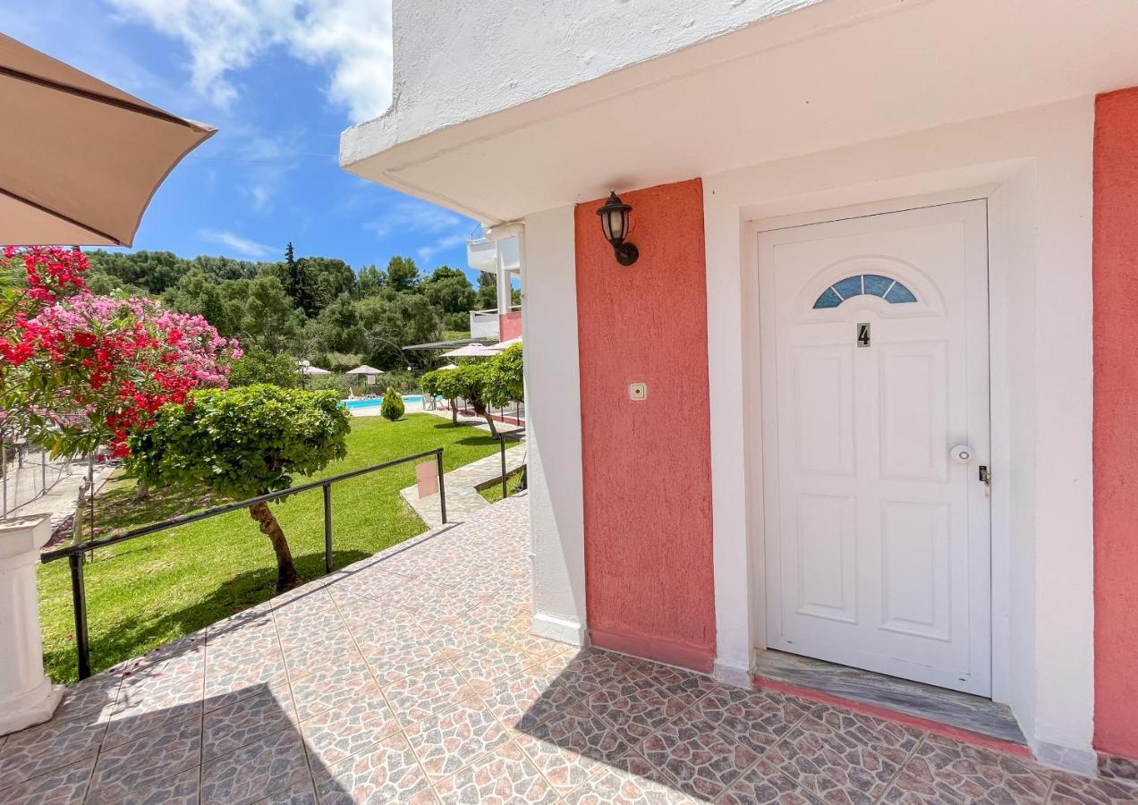 Amazona Apartments And Studios Sparta Exterior foto