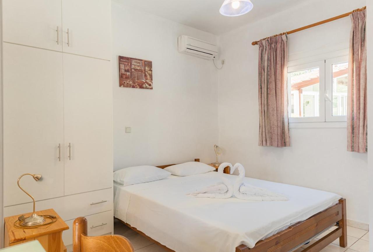 Amazona Apartments And Studios Sparta Exterior foto