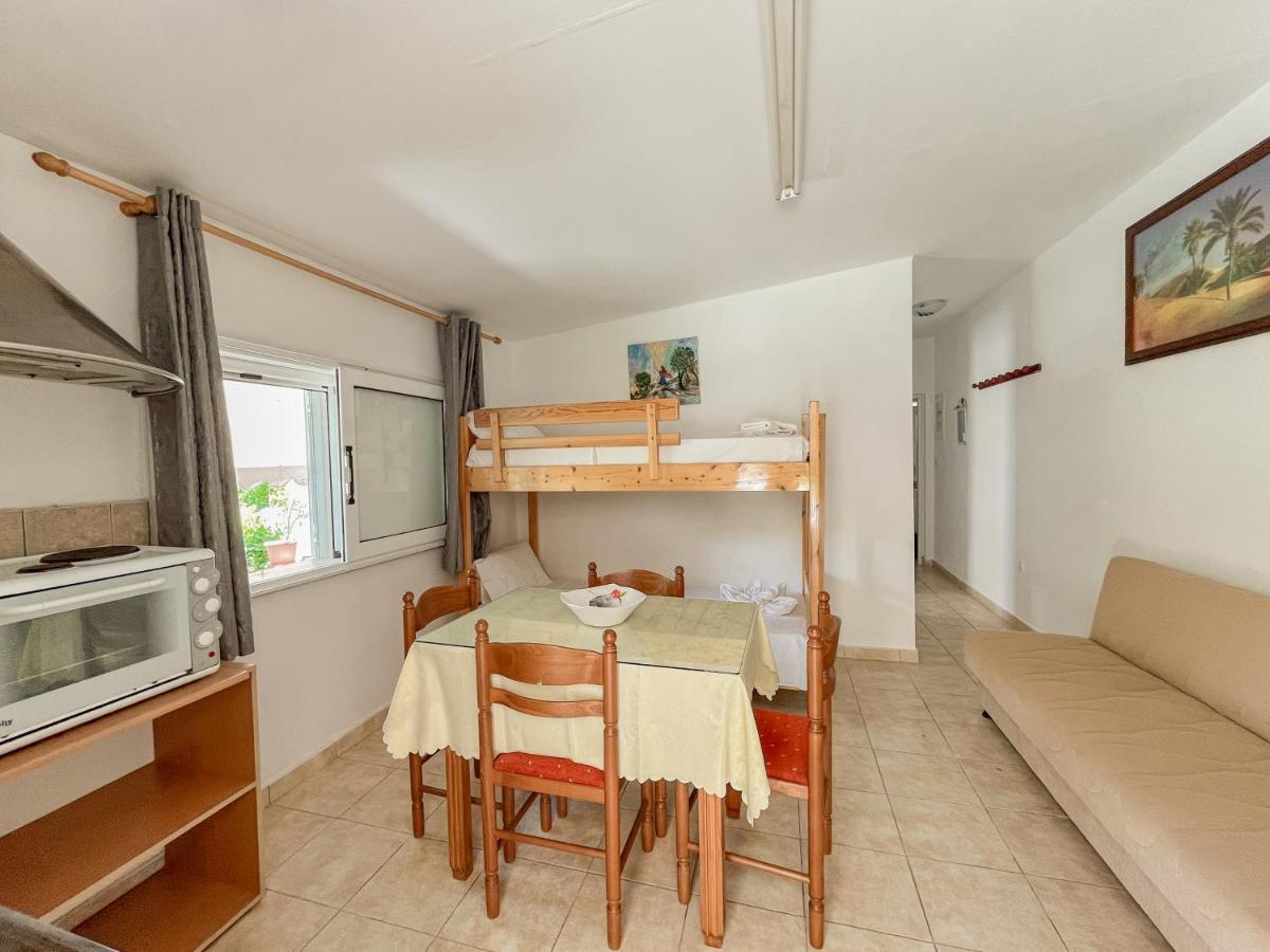 Amazona Apartments And Studios Sparta Exterior foto