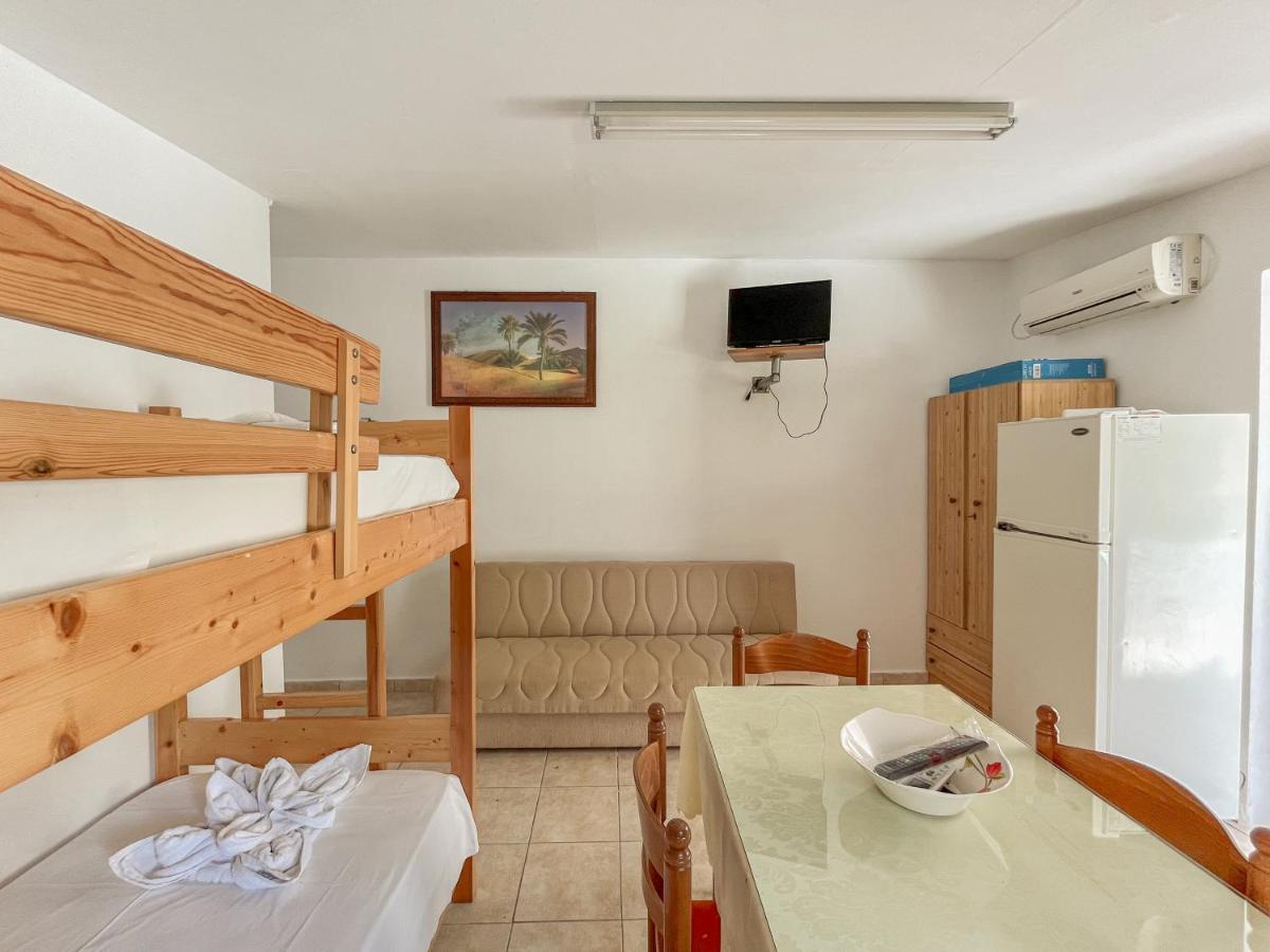 Amazona Apartments And Studios Sparta Exterior foto