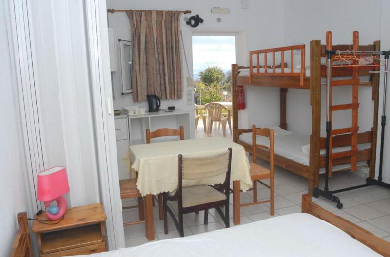 Amazona Apartments And Studios Sparta Exterior foto